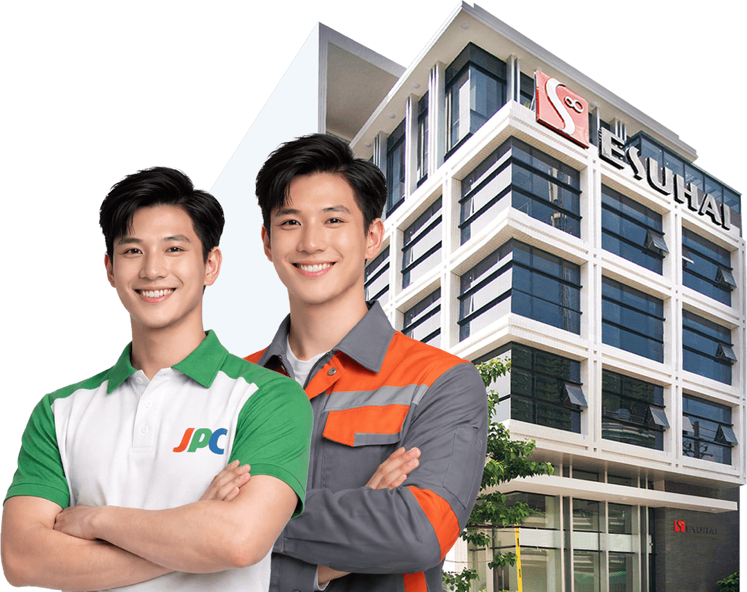 Học viên Japan Proskills College trước toà nhà Esuhai tại TP. Hồ Chí Minh