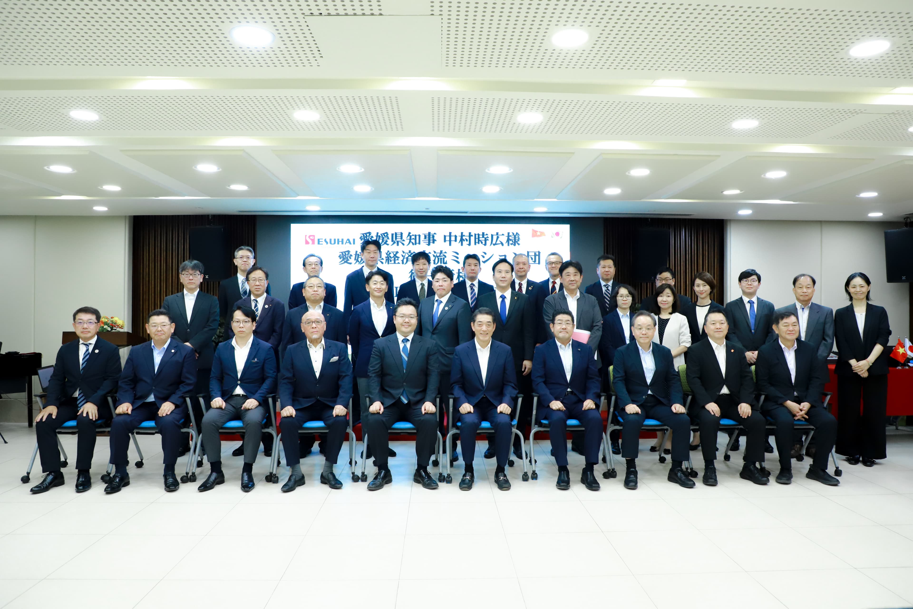 Thống đốc tỉnh Ehime – Ngài Nakamura Tokihiro đến thăm và làm việc tại ESUHAI Group: Mở ra giai đoạn hợp tác sâu sắc hơn sau 12 năm gắn bó