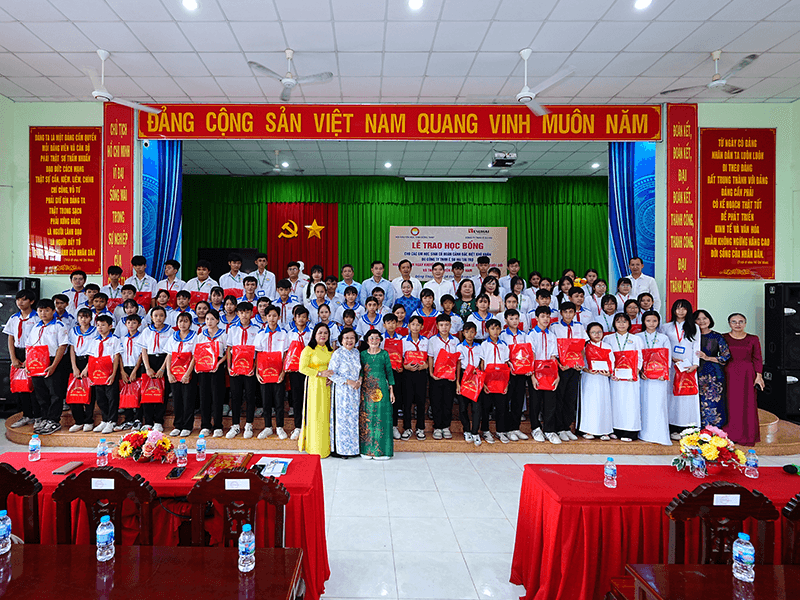 Esuhai trao 75 suất học bổng trị giá 150 triệu đồng cho học sinh vượt khó tại Đồng Tháp